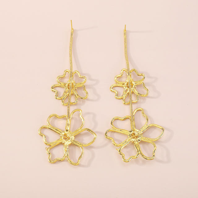 Vintage metal hollow flower choker necklace earrings
