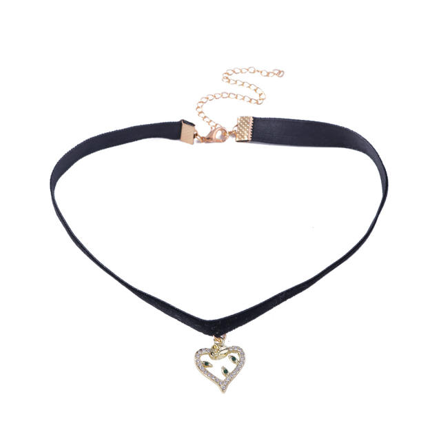 Delicate hollow heart velvet black choker necklace