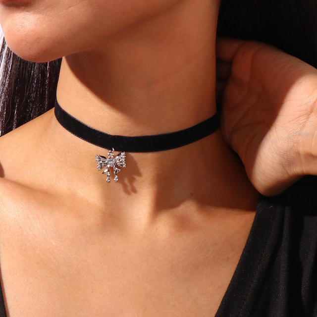 Vintage rhinestone bow black velvet choker necklace