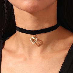 Delicate hollow heart velvet black choker necklace