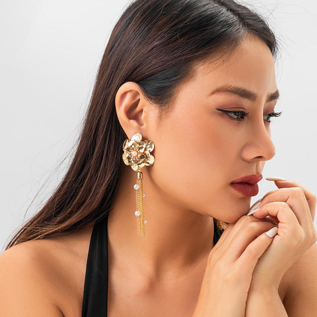 Chunky metal flower chain tassel earrings