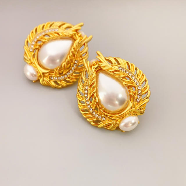 Vintage pearl 18K gold plated copper studs earrings