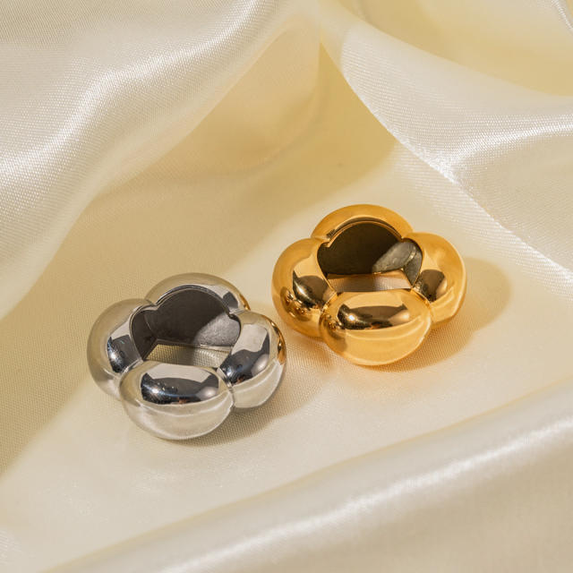 18KG Chunky flower design stainless steel rings