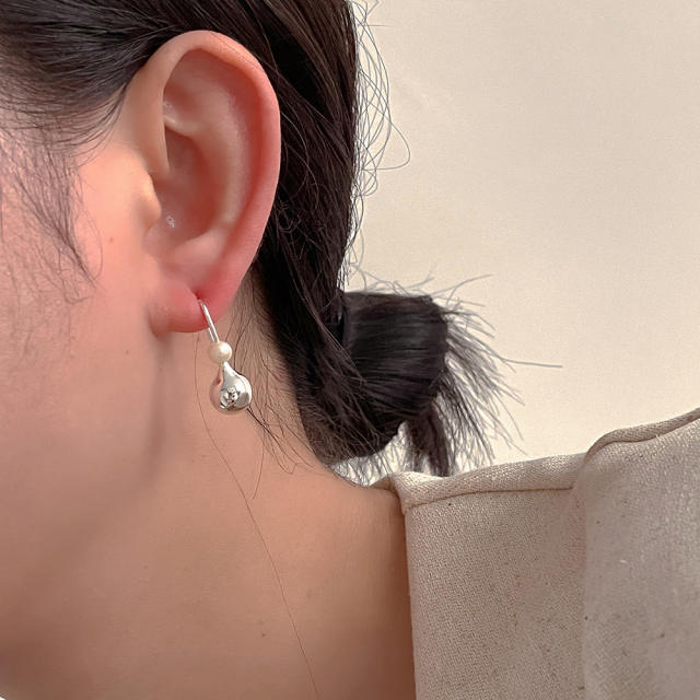 Creative gold plated copper ball water pearl drop earrings