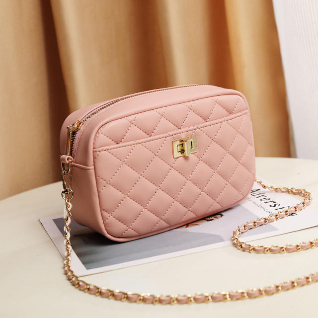 Classic quilted pattern chain bag crossbody bag