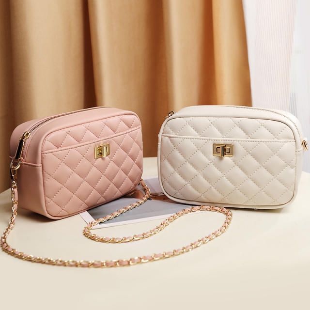 Classic quilted pattern chain bag crossbody bag