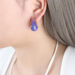 Vintage resin drop shape chunky studs earrings