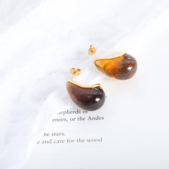Vintage resin drop shape chunky studs earrings
