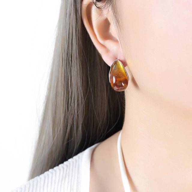 Vintage resin drop shape chunky studs earrings