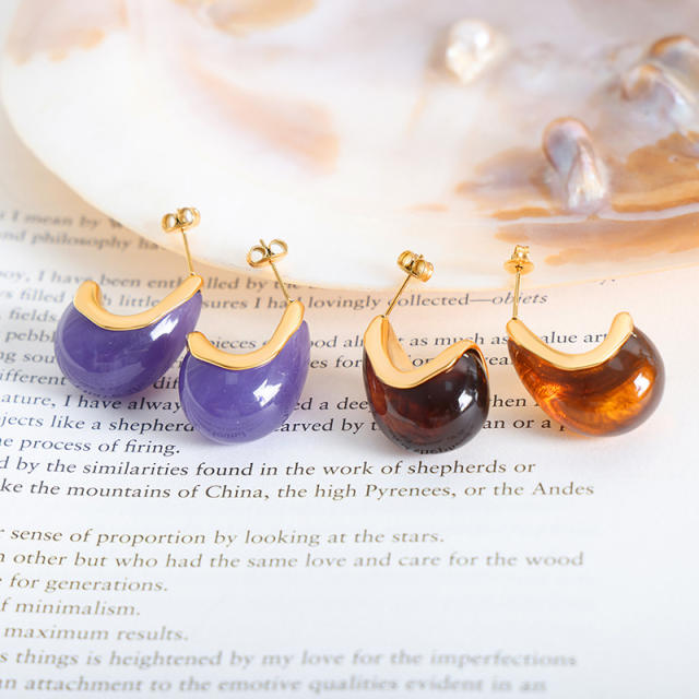 Vintage resin drop shape chunky studs earrings