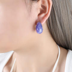 Vintage resin drop shape chunky studs earrings