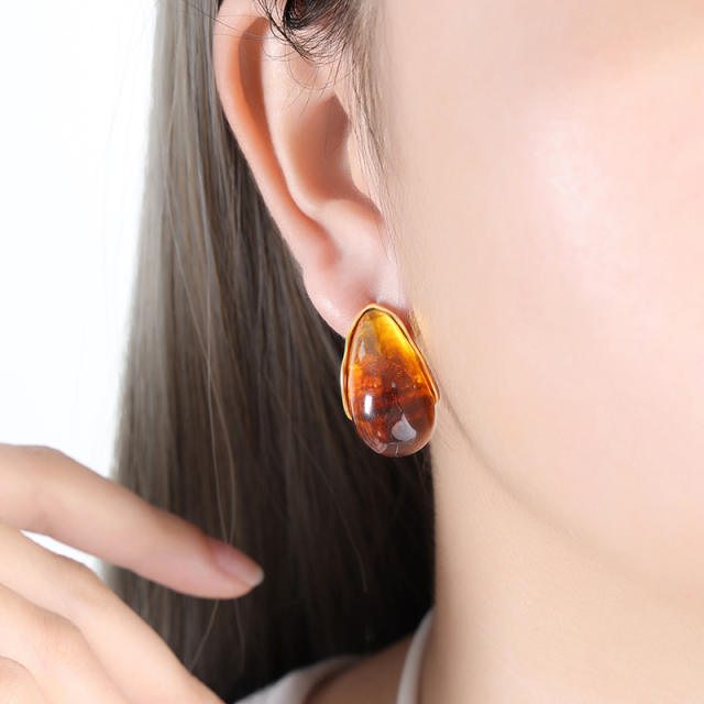 Vintage resin drop shape chunky studs earrings