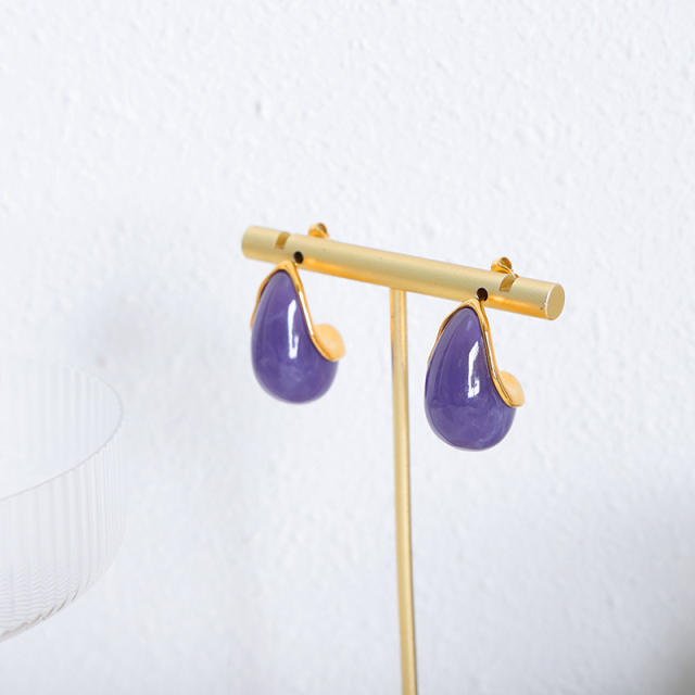Vintage resin drop shape chunky studs earrings
