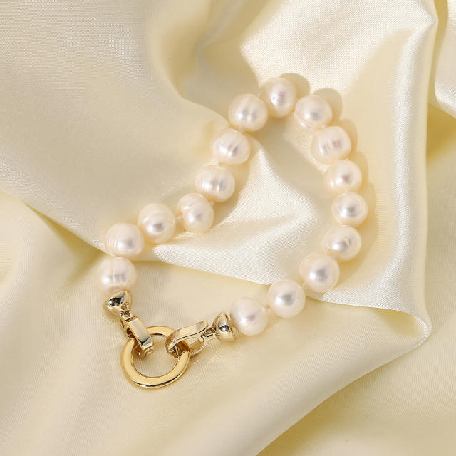 Elegant 14KG stainless steel water pearl toggle bracelet