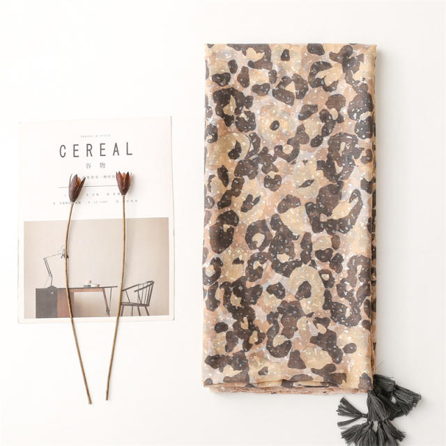 Summer classic leopard grain pattern fashion scarf