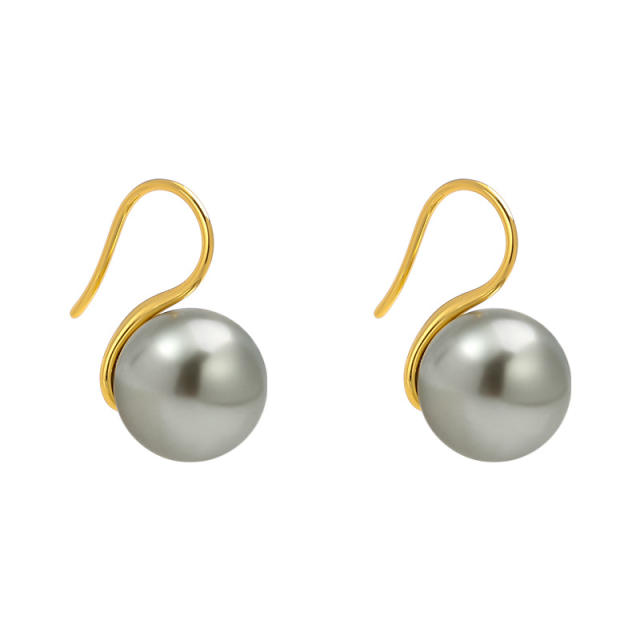 Chic white gray pearl earrings