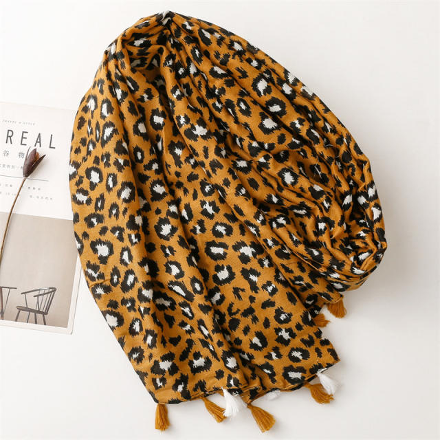 Personality yellow color leopard grain pattern women fashion scarf