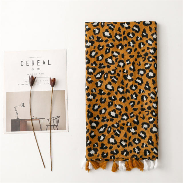 Personality yellow color leopard grain pattern women fashion scarf