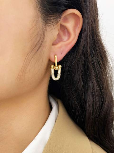 Delicate diamond u shape chain copper huggie earrings