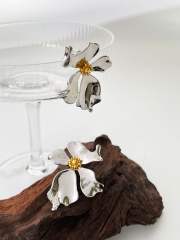 Holiday trend bloom flower chunky copper studs earrings