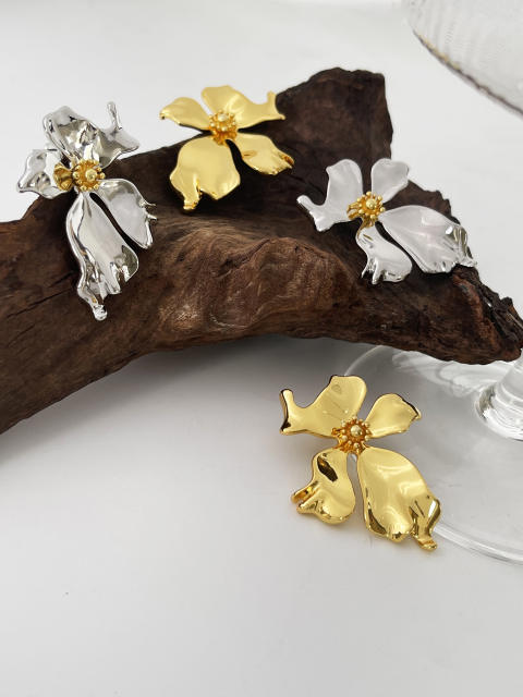 Holiday trend bloom flower chunky copper studs earrings
