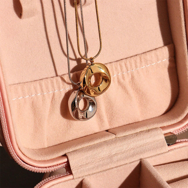 Concise Circle pendant stainless steel necklace