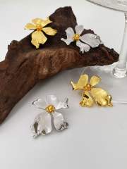 Holiday trend bloom flower chunky copper studs earrings