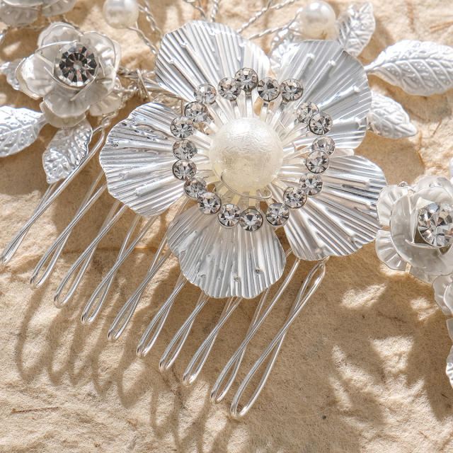 Elegant silver color handmade metal flower wedding hair combs