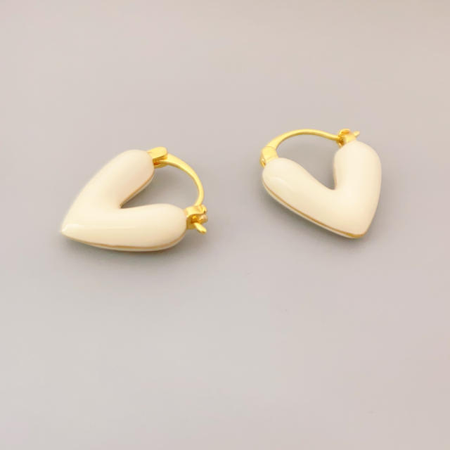 Top quailty color enamel v shape copper huggi earrings