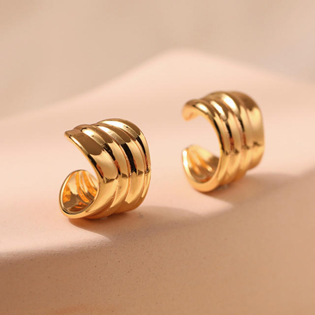 Classic easy match gold plated copper ear cuff