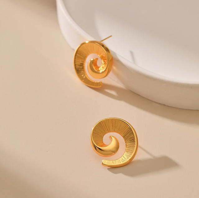 18K sprial shape gold plated copper studs earrings