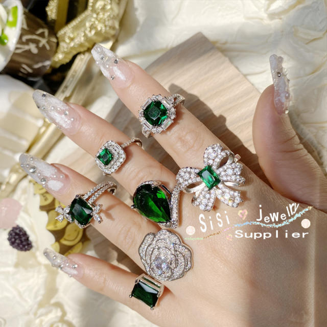 Vintage emerald statement luxury women rings