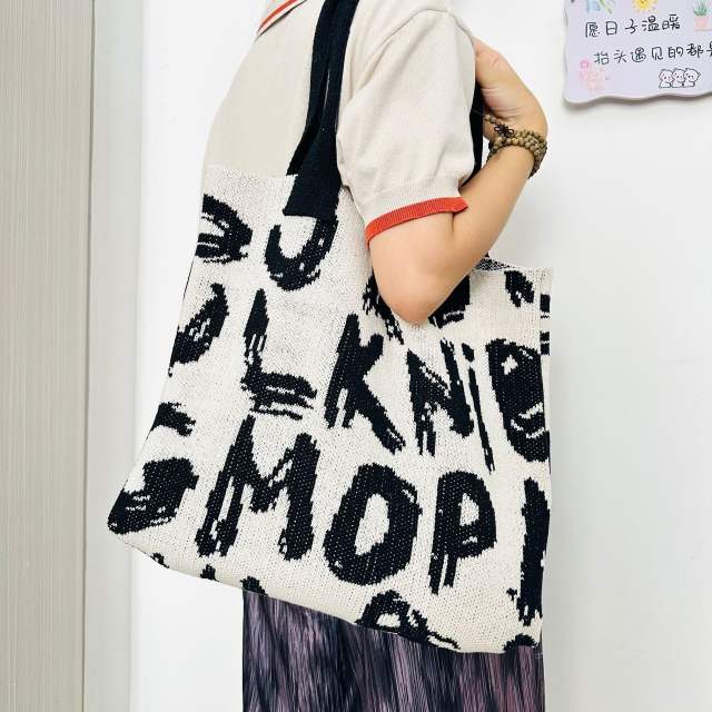 Korean fashion Letter pattern knitted tote bag