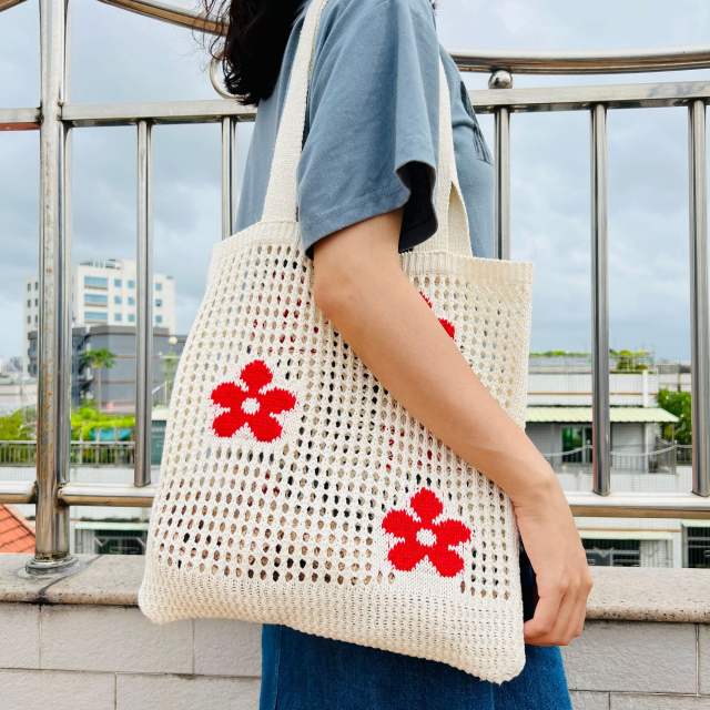 Y2K red color flower knitted corchet tote bag beach bag