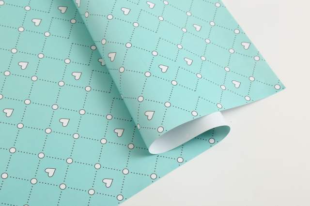 Romantic heart pattern gift wrapping paper
