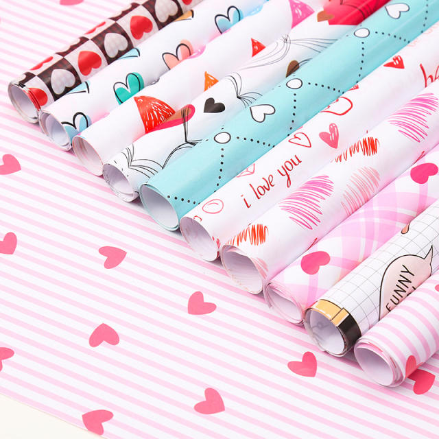 Romantic heart pattern gift wrapping paper