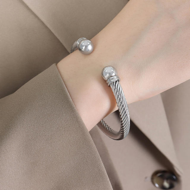 Easy match wireless stainless steel bangle bracelet
