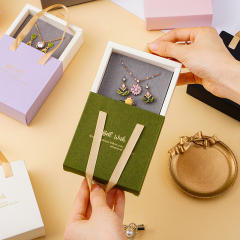 Popular hot sale foldable jewelry box with handle