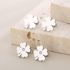 Sweet clover stainless steel studs earrings