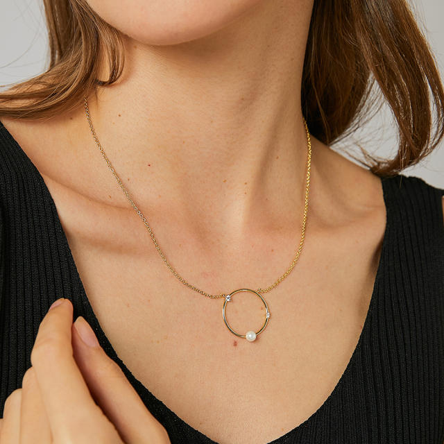 Simple circle pearl dainty necklace for women