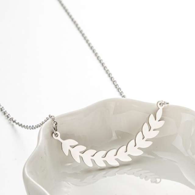 Dainty leaf design stainless steel dainty necklace