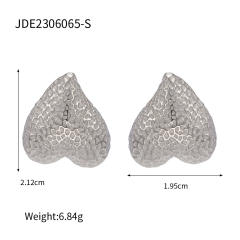 18KG vintage chunky heart stainless steel earrings