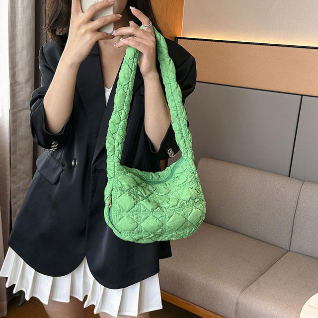 Fashionable quilted crossbody bag puff bag