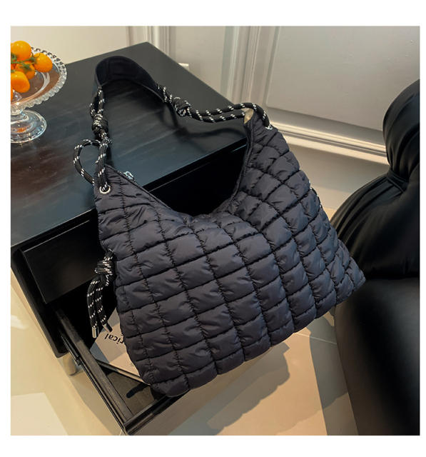Large storage plain color quilted pattern puff bag women tote bag