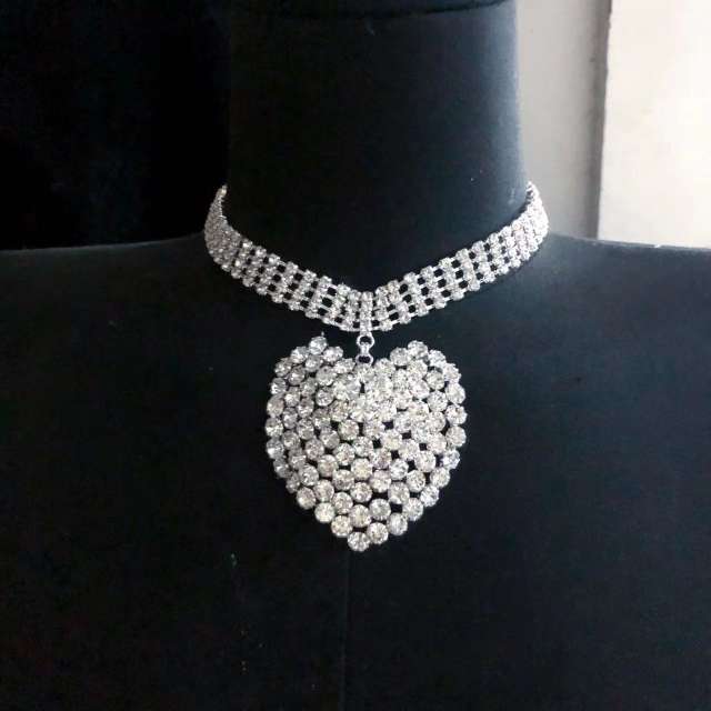 Chunky diamond heart charm choker necklace