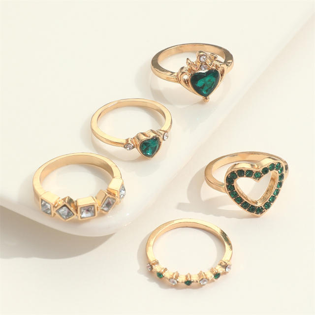 5pcs emerald rhinestone heart stackable rings set