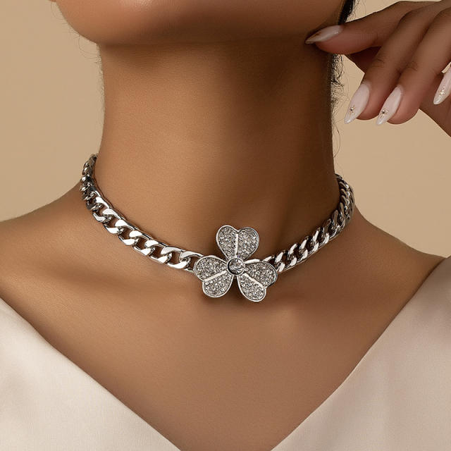 Chunky diamond clover alloy chain choker necklace