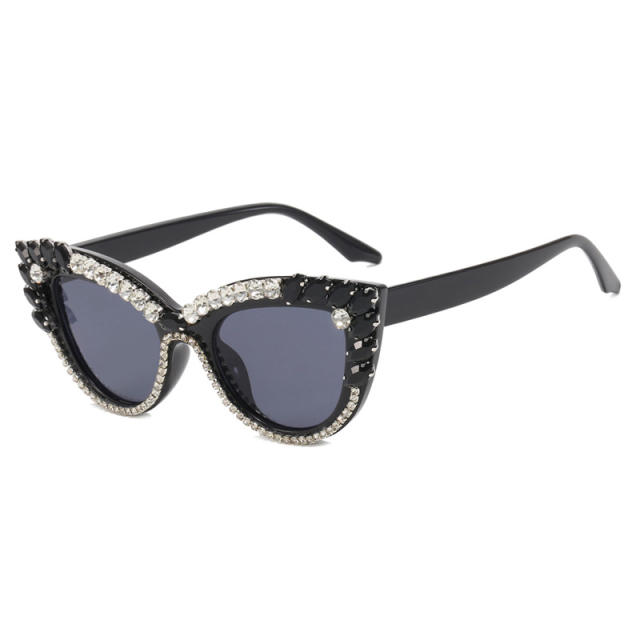 Luxury diamond cat eye shape sunglasses for women
