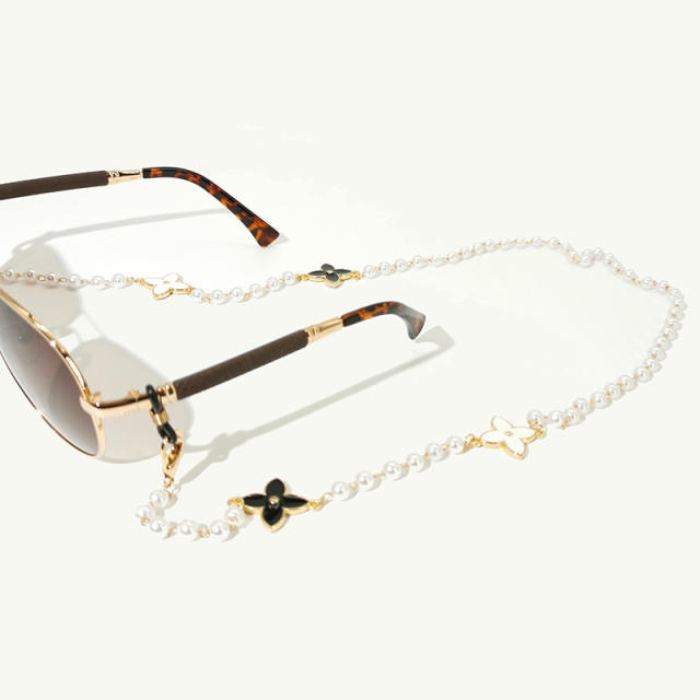 Classic enamel clover pearl bead glasses chain