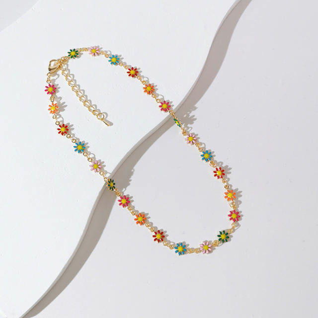 Y2K fresh green color seed bead enamel daisy flower choker necklace